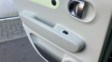 Hyundai INSTER 85kW 02 49kWh 5dr Auto Electric Hatchback